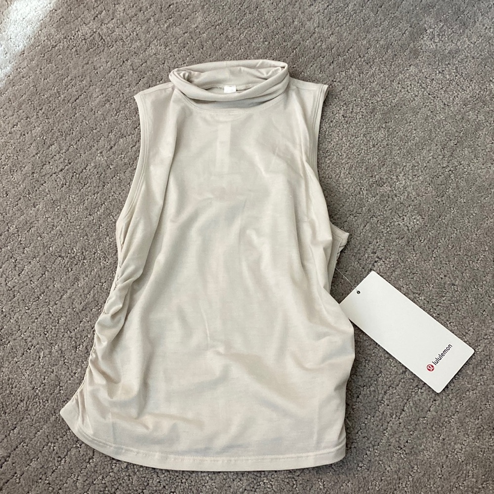 NWT lululemon tank